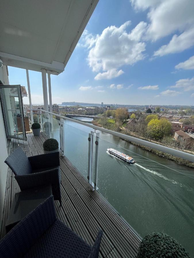 Century Wharf Apartments By Urban Space Cardiff Buitenkant foto